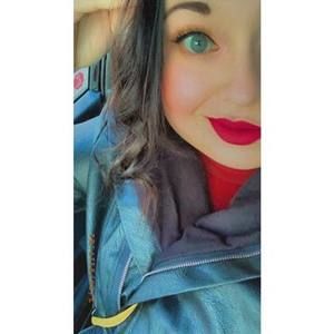 Meet your Posher, Becca